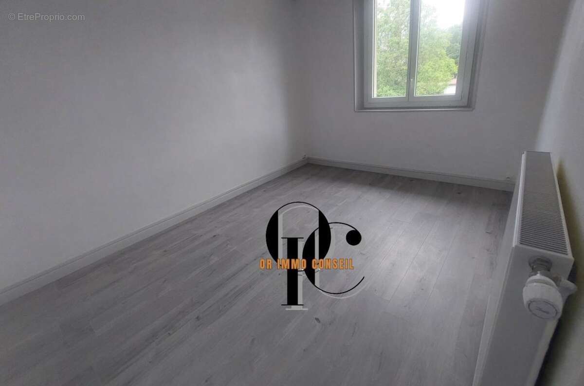 Appartement à COMMENTRY