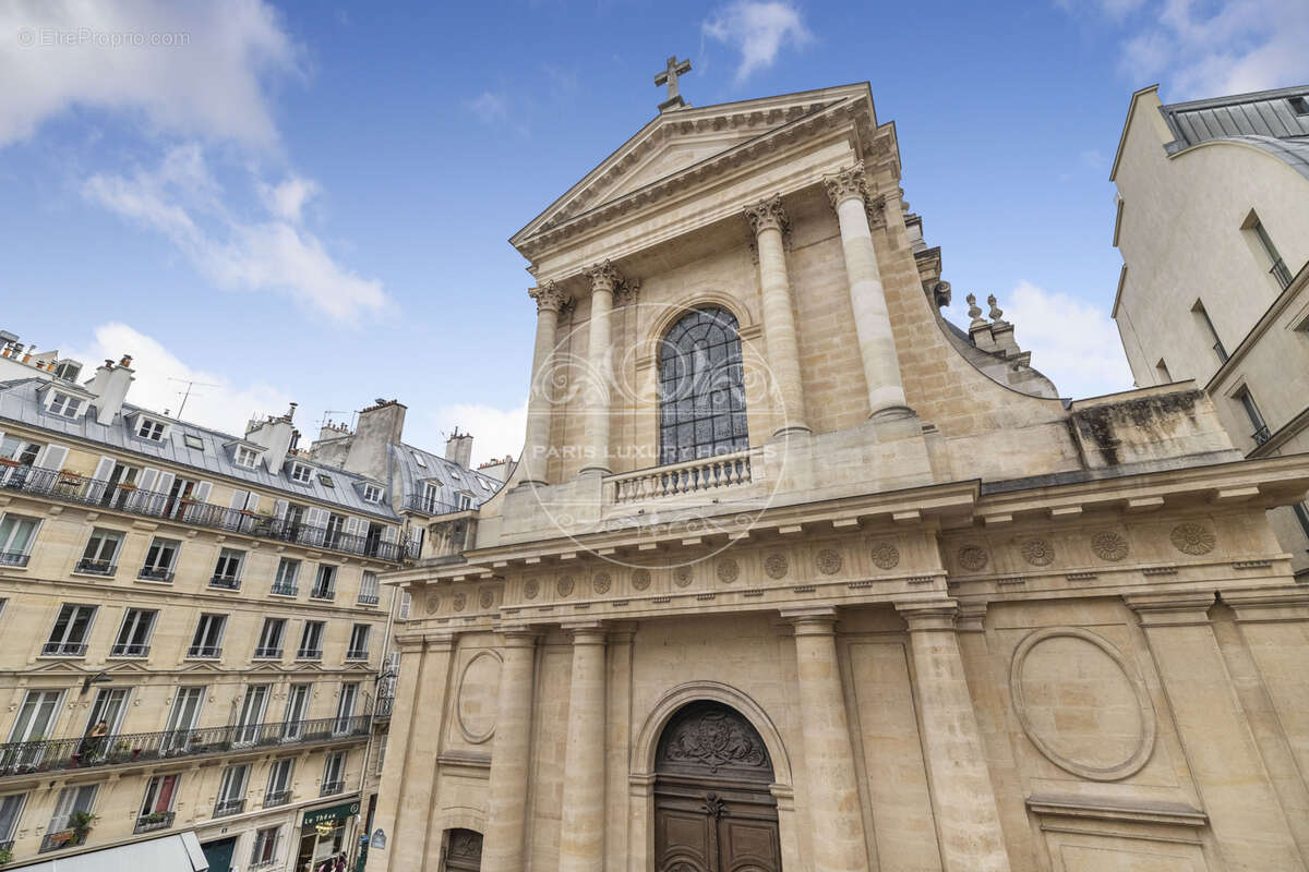 Appartement à PARIS-1E