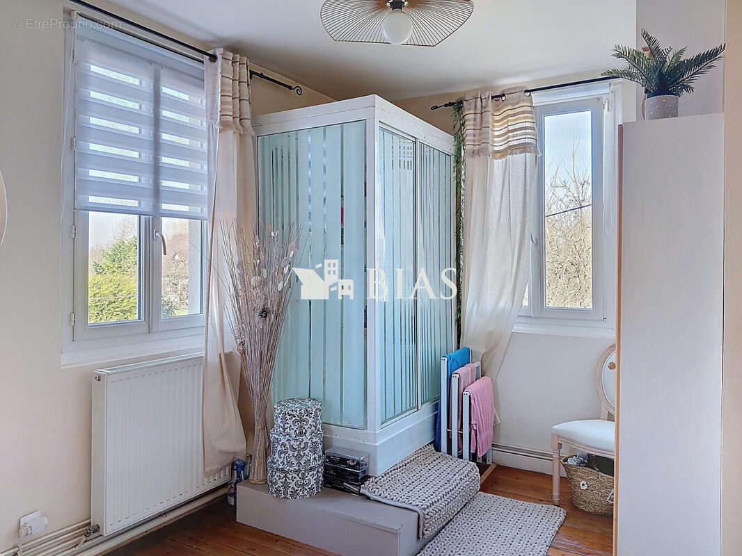 Maison à BOURG-ACHARD