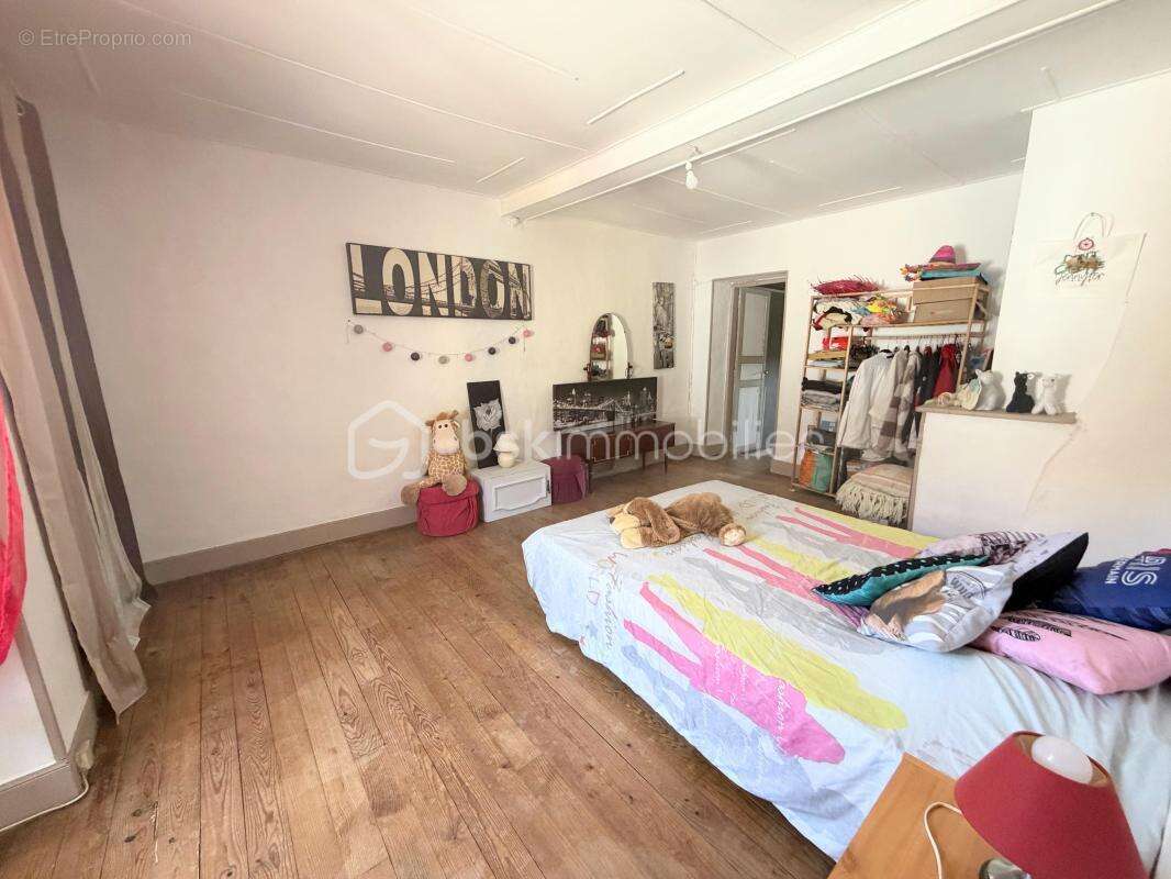 Maison mitoyenne de caractère avec un beau terrain et un garage - photo 17