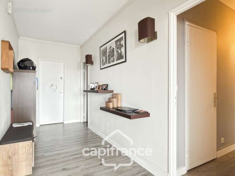 Appartement à COURBEVOIE