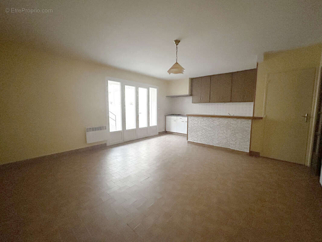 Maison à LEZIGNAN-CORBIERES