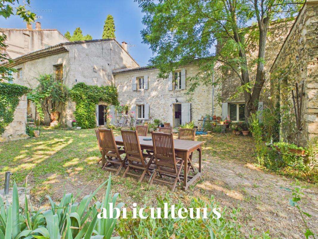 Mas provençal de 310 m² avec piscine et parc arboré de 7 880 m² — PNR des Alpilles - photo 19