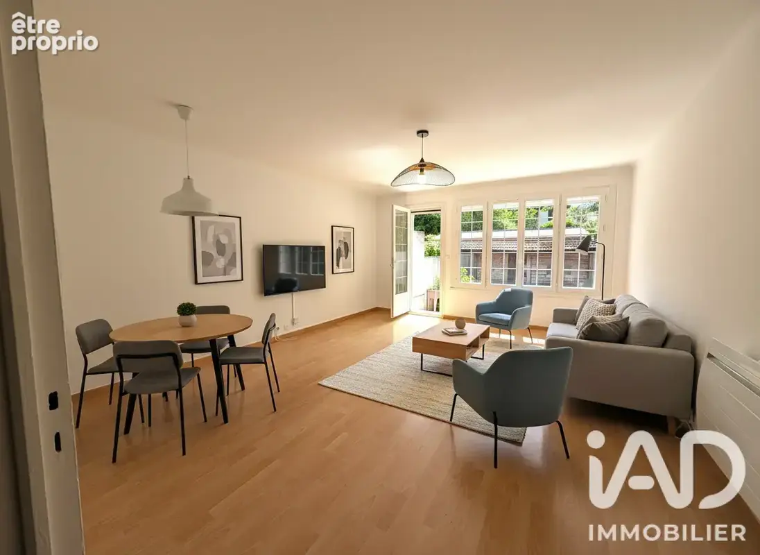 Photo 1 - Appartement à SAINT-THIBAULT-DES-VIGNES