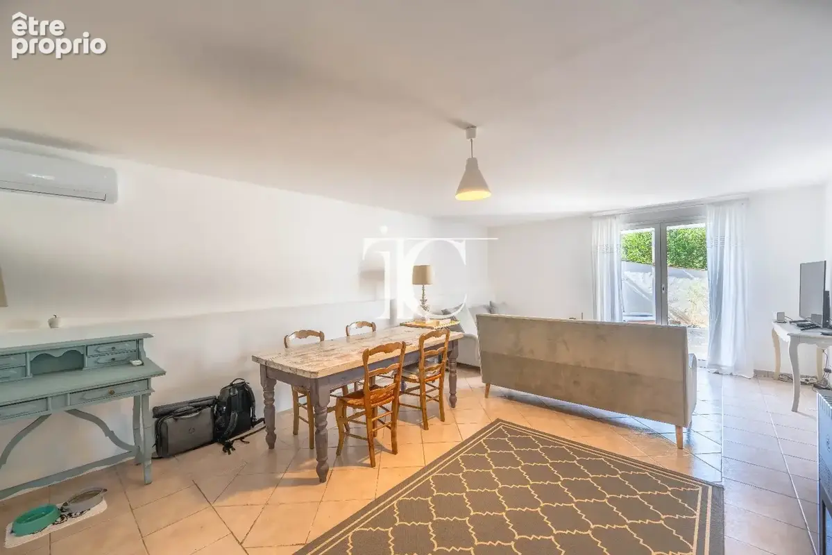 Villa 111m² habitables 629m² de terrain proche centre village des vans - photo 3