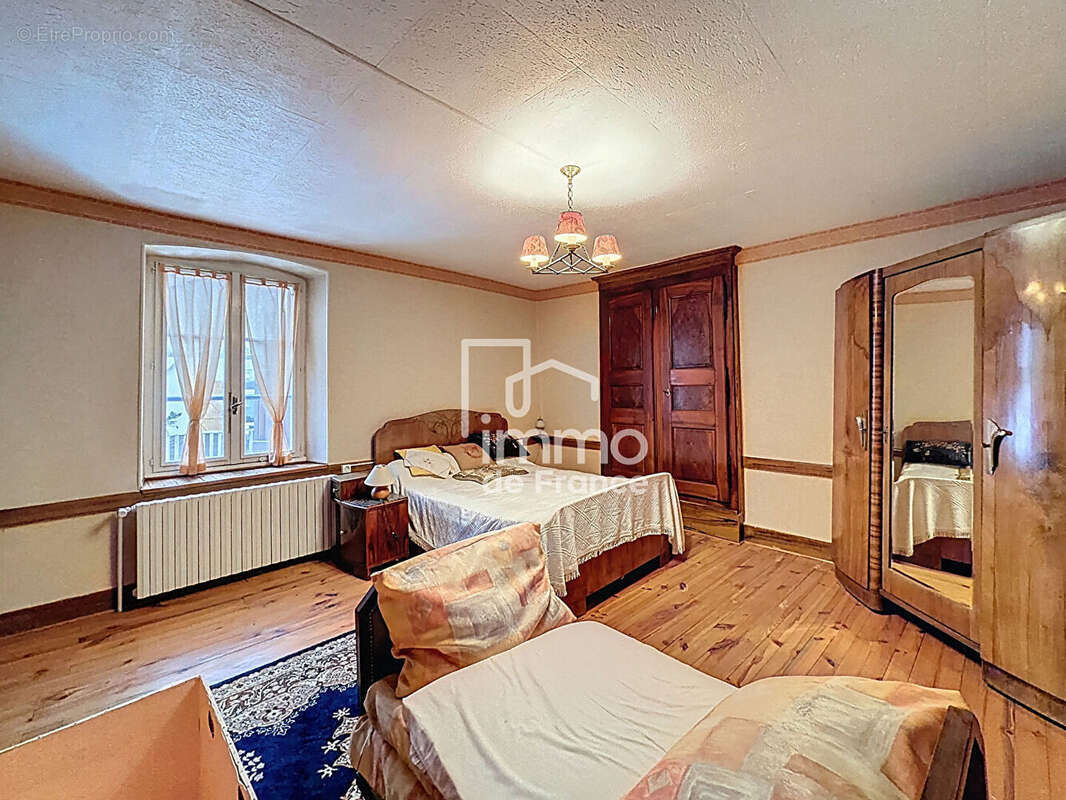Maison à CHARIX