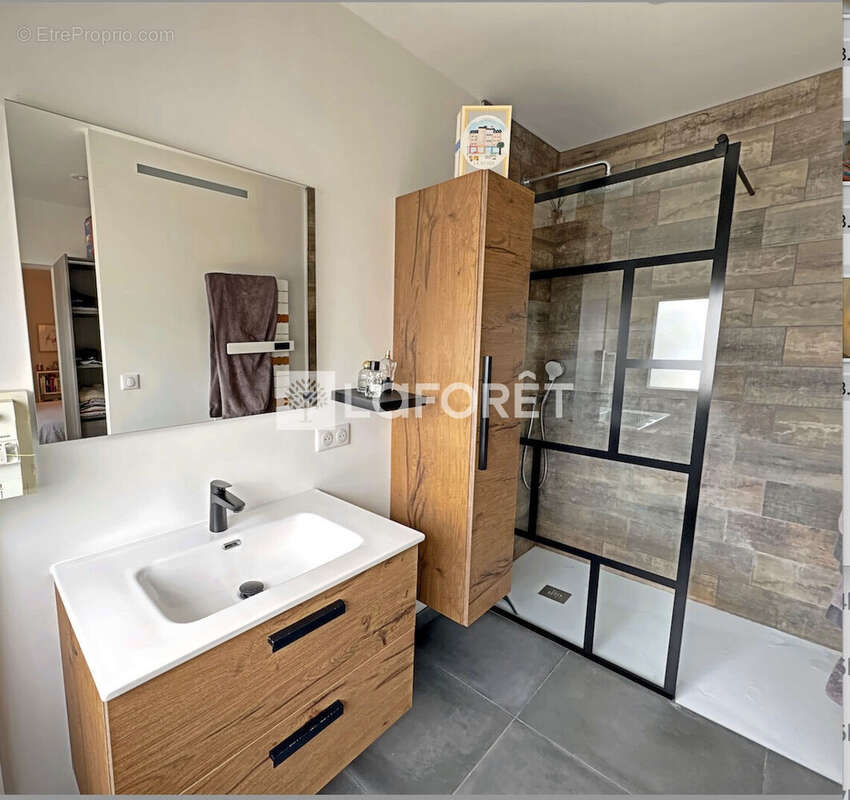 Maison à SAINT-ETIENNE-DU-BOIS