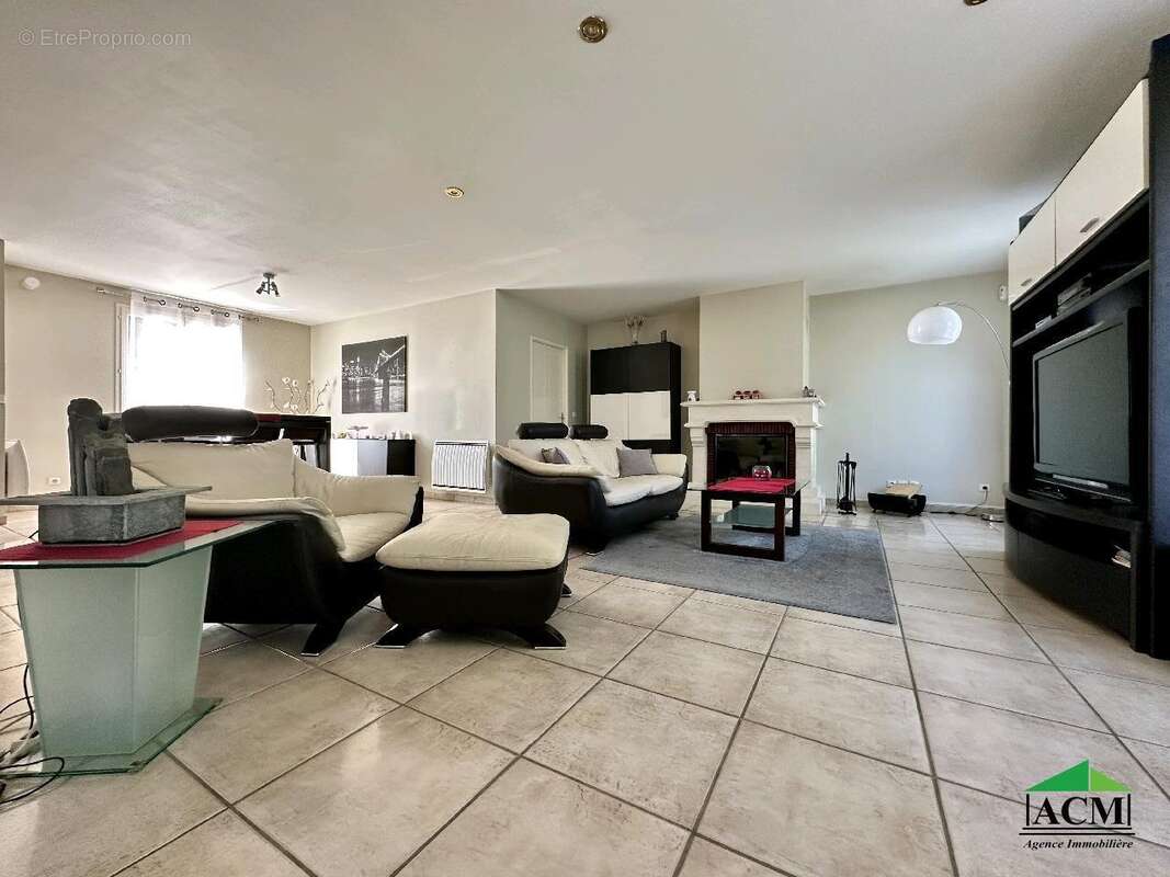 Maison à MERY-SUR-OISE