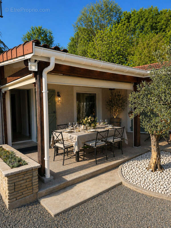 Maison à VEAUCHETTE