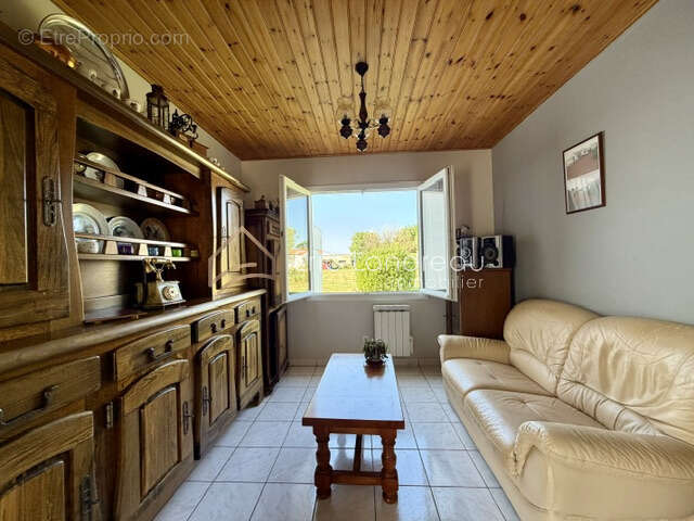 Saint-Hilaire-la-Forêt   Maison 3 pièces avec garage et dépendances - Terrain de 2218 m2 - photo 5