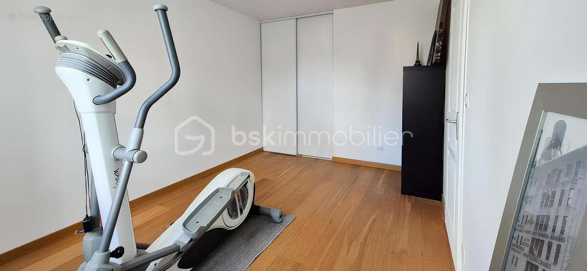 Commerce à BALLAINVILLIERS