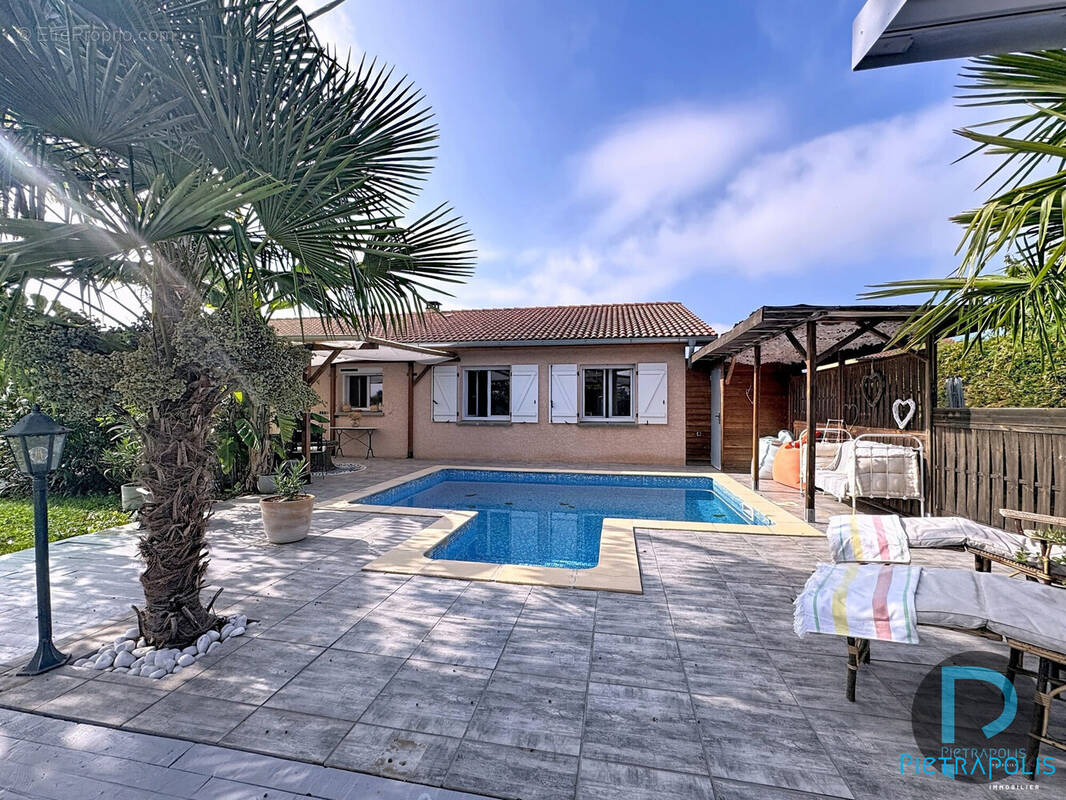 Maison à SAINT-CYR-SUR-MENTHON