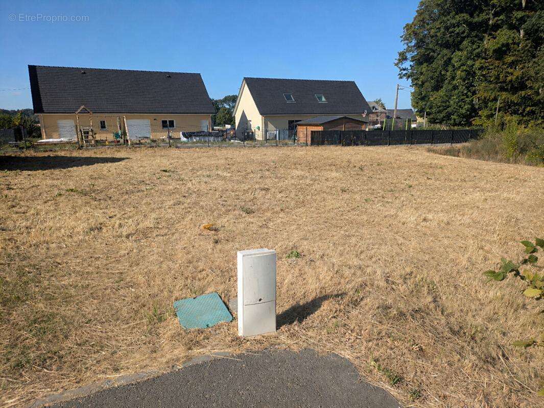 Terrain viabilisé - libre constructeur -  Ste Marguerite sur Fauville - photo 2