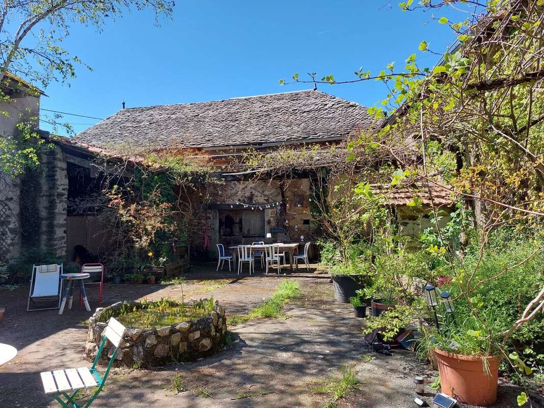 Maison à JOUQUEVIEL