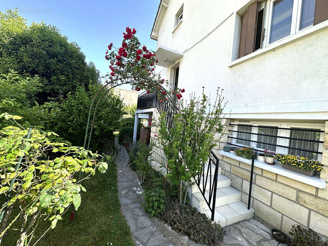 Maison Nanterre 7 pièces 132 m2 - photo 2