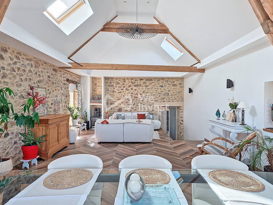 Maison à PRIVEZAC