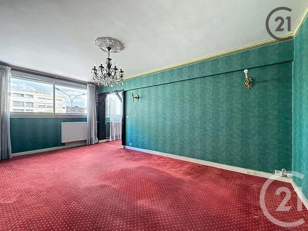 Appartement à COMBS-LA-VILLE