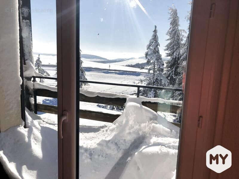 Appartement à COMPAINS