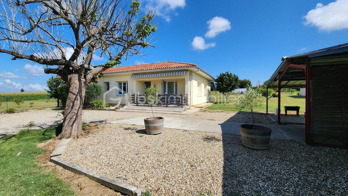 Maison à SEYCHES