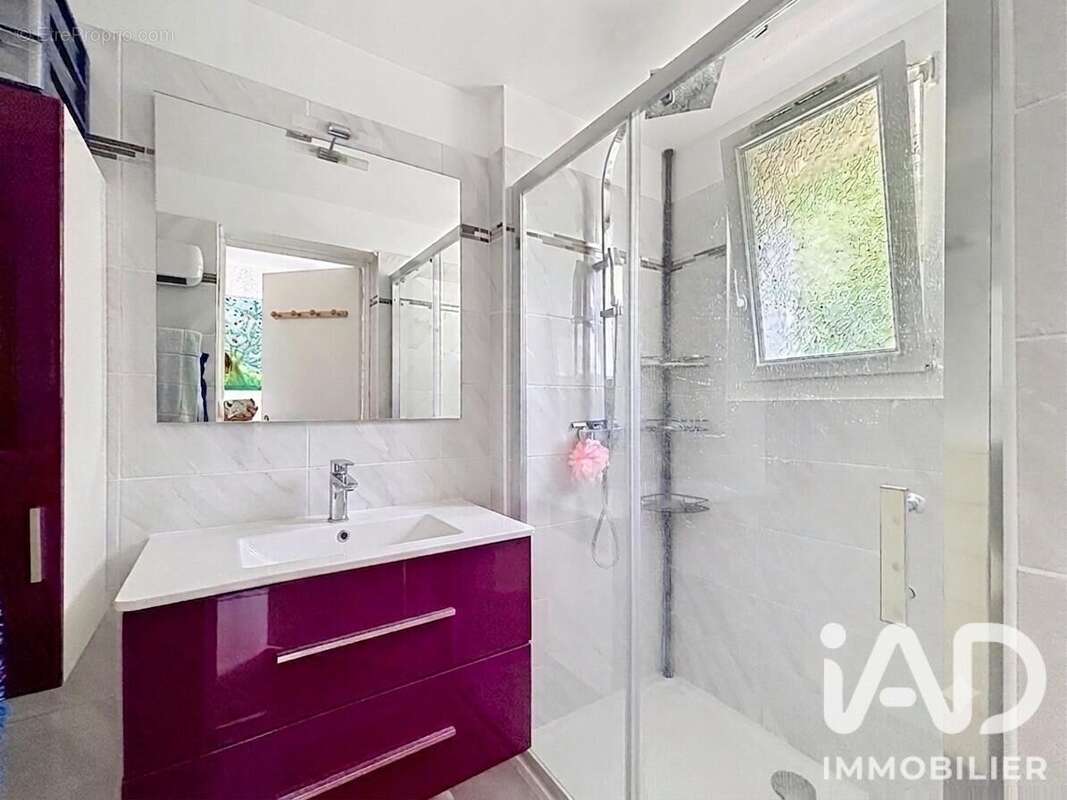 Maison 144 m² à Tourrettes  - photo 6