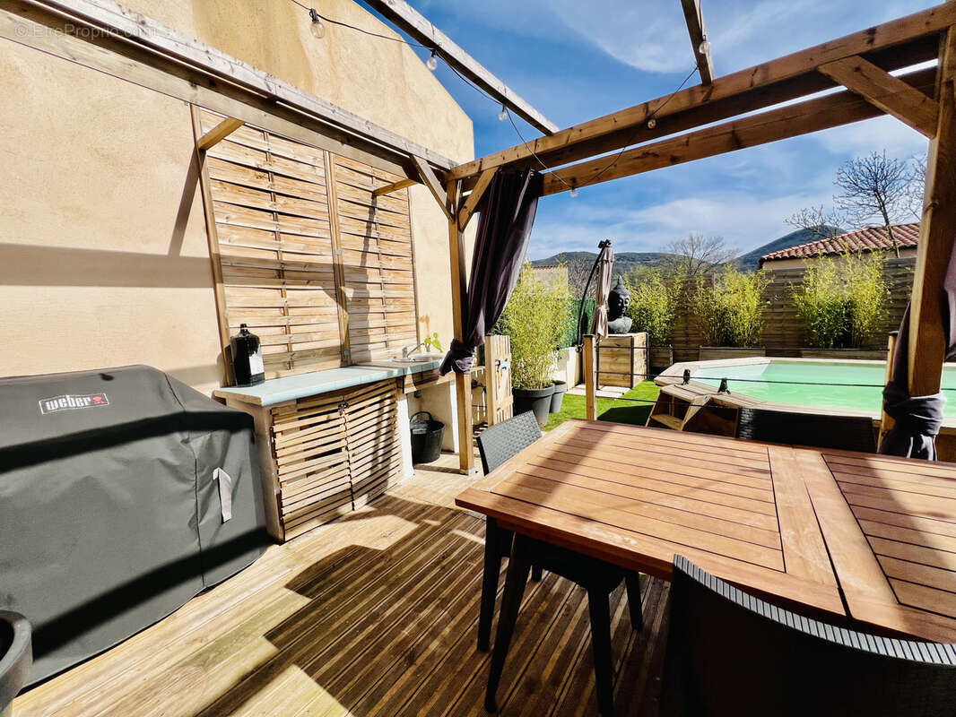 Vente villa T4 de 90m2 avec piscine sur un terrain de 206m2 - photo 6