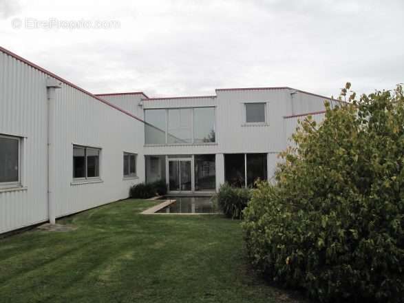 Vente local d'activité - stockage et bureau de 239 m² à 474 m² - photo 5