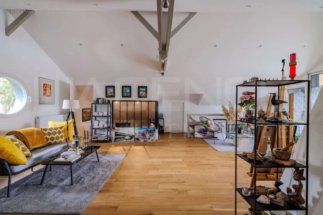 Maison à VAUX-SUR-SEINE