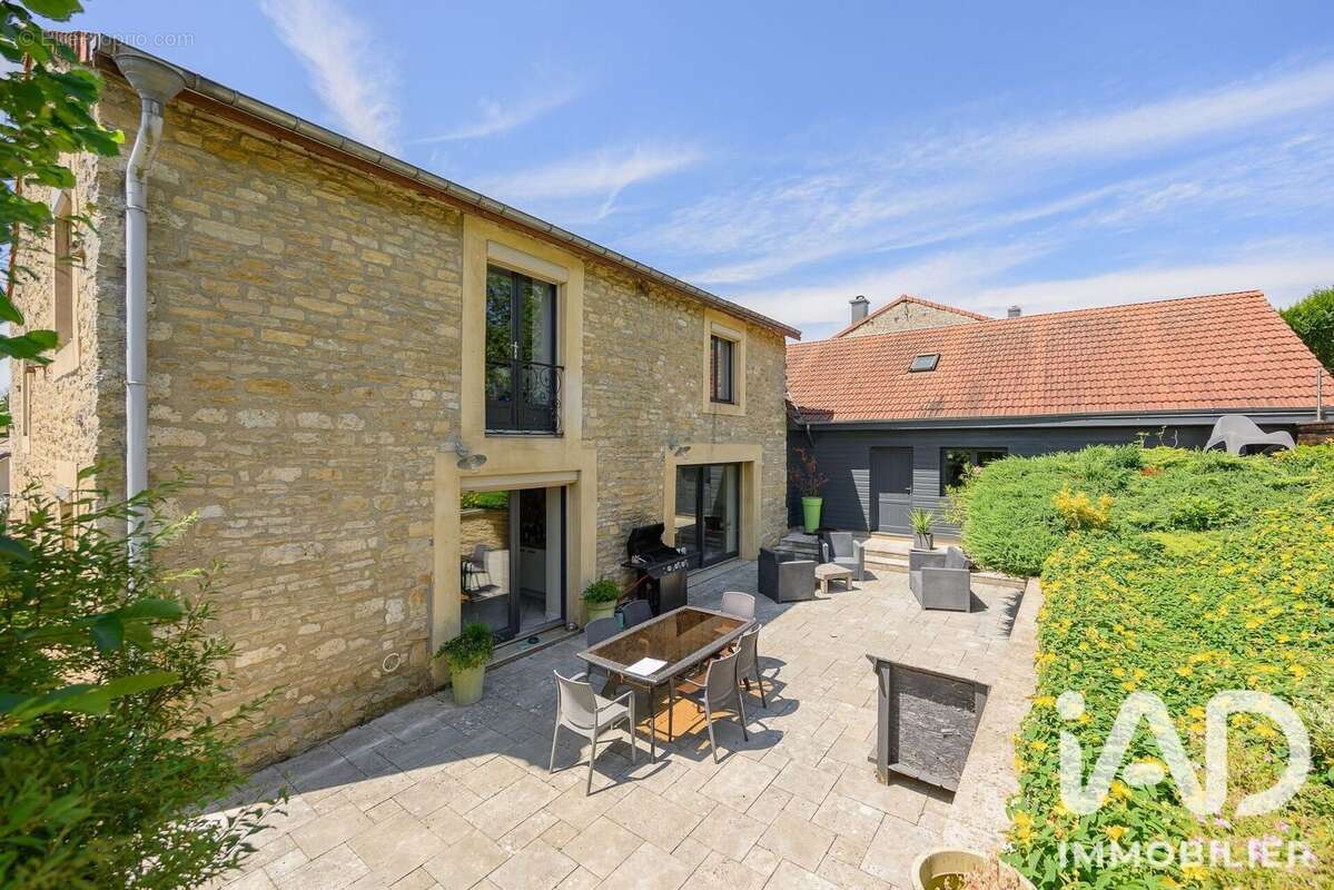 Maison 186 m² à Guignicourt-Sur-Vence  - photo 2