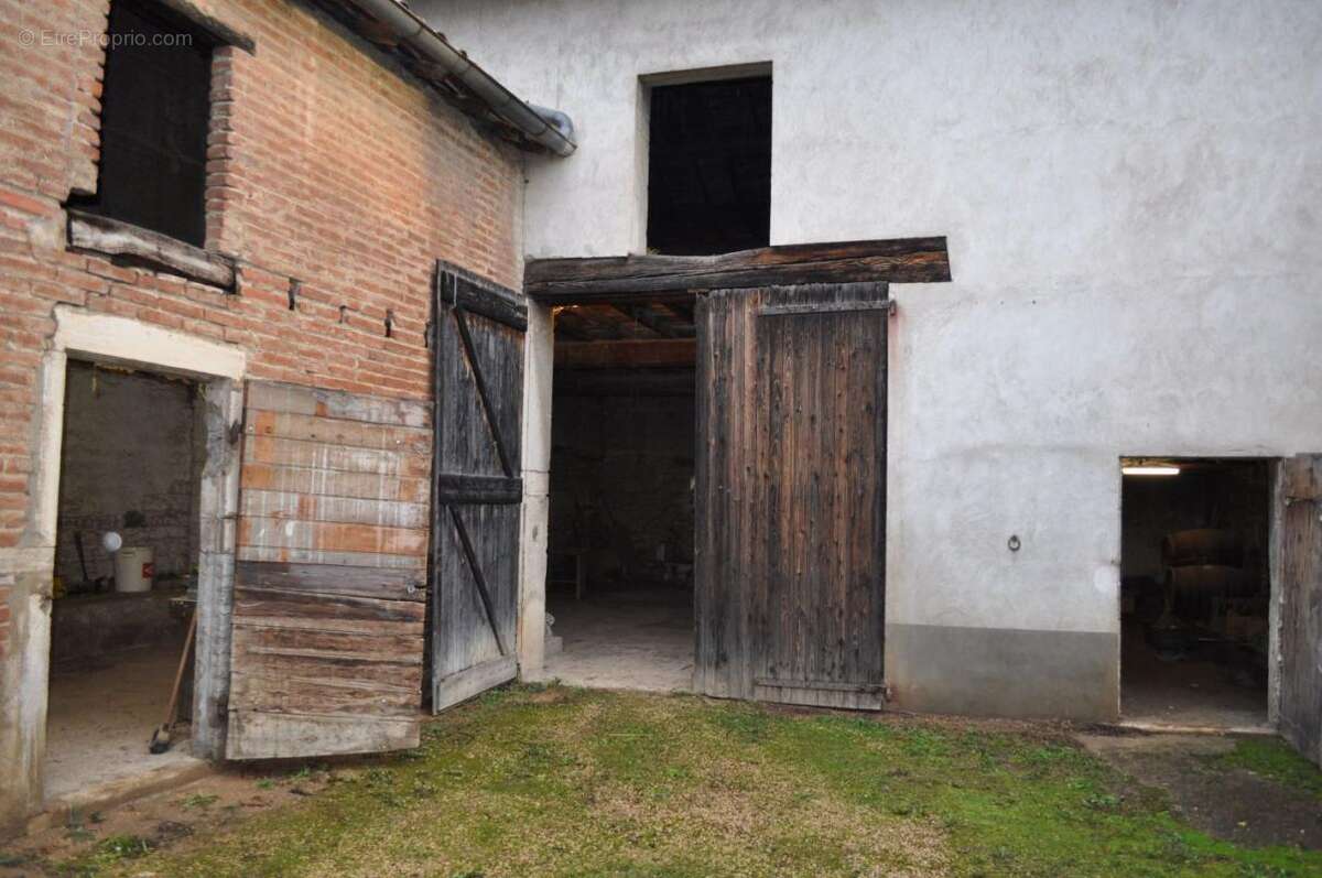 Maison à MONTMERLE-SUR-SAONE