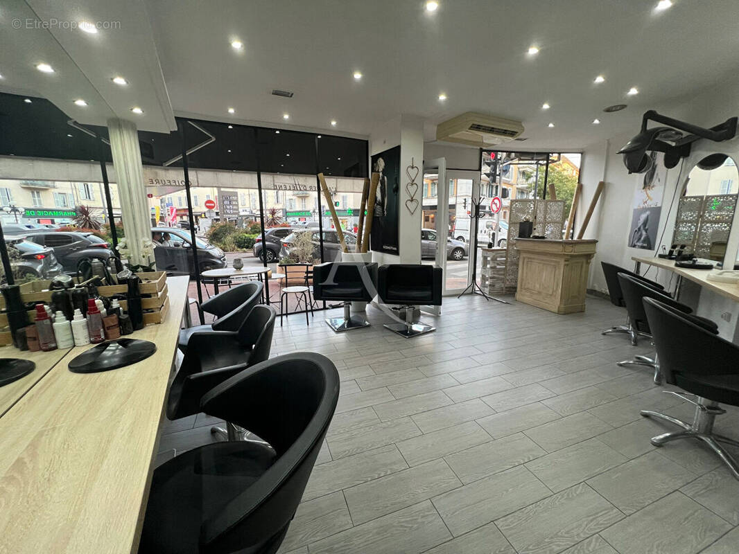 Commerce à CAGNES-SUR-MER