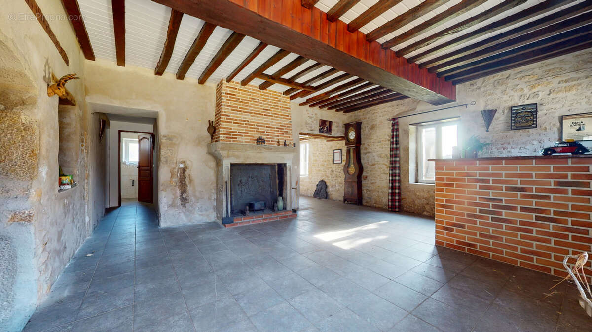 Maison à LE DESCHAUX