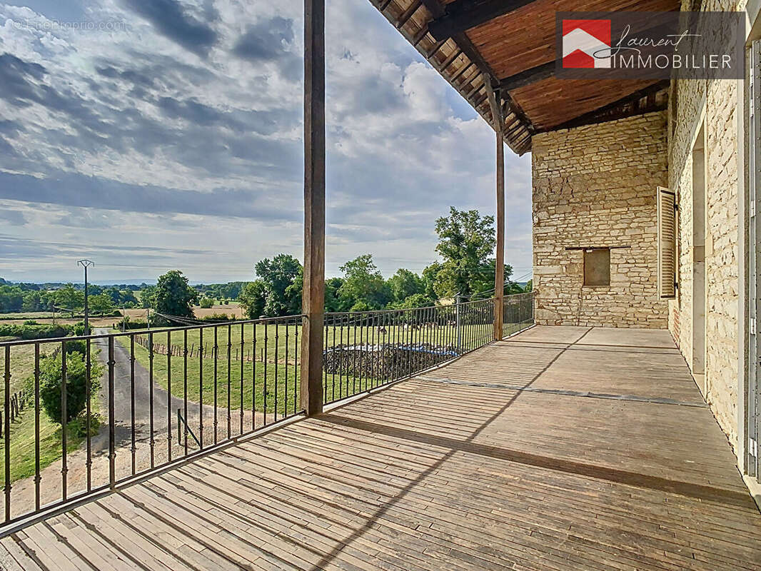 Maison à PONT-DE-VAUX