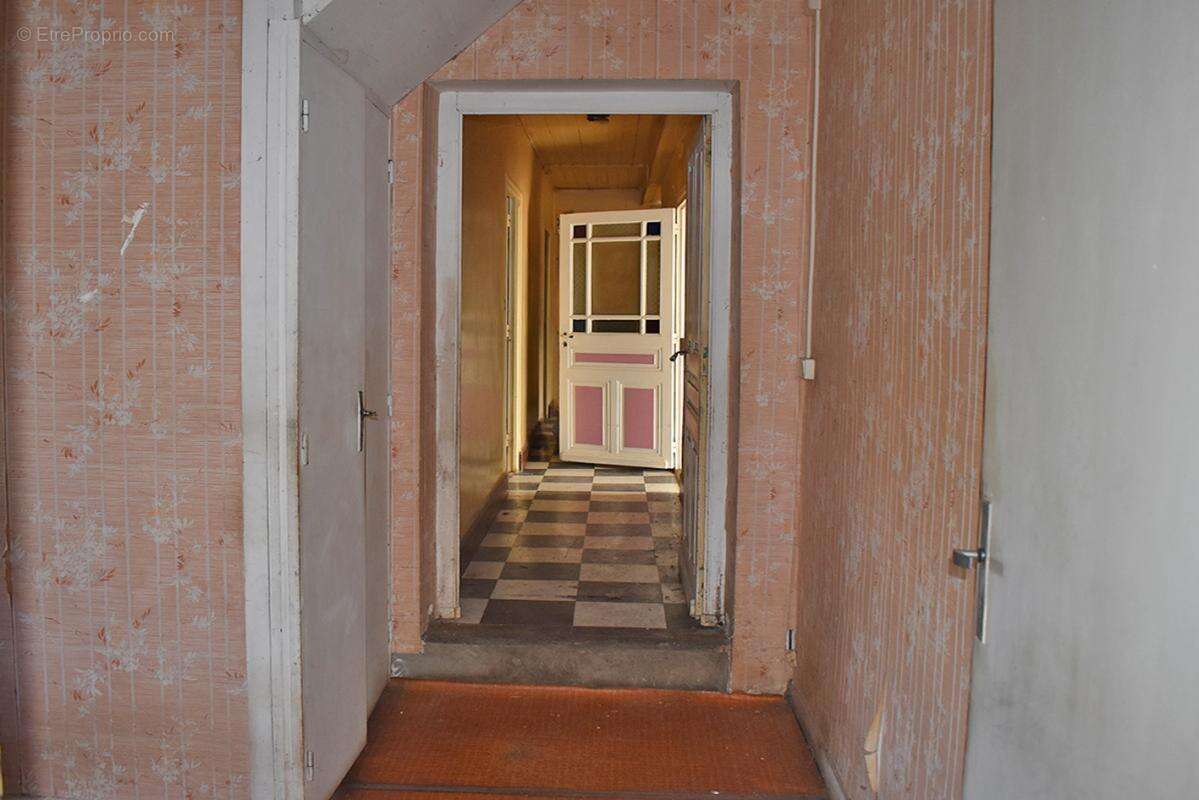 Maison à LA CHAPELLE-AUBAREIL