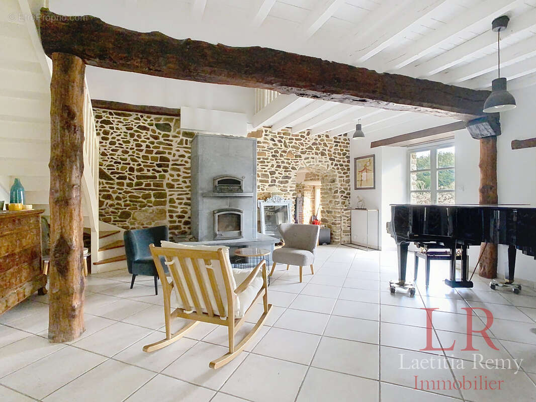 Maison à VERN-SUR-SEICHE