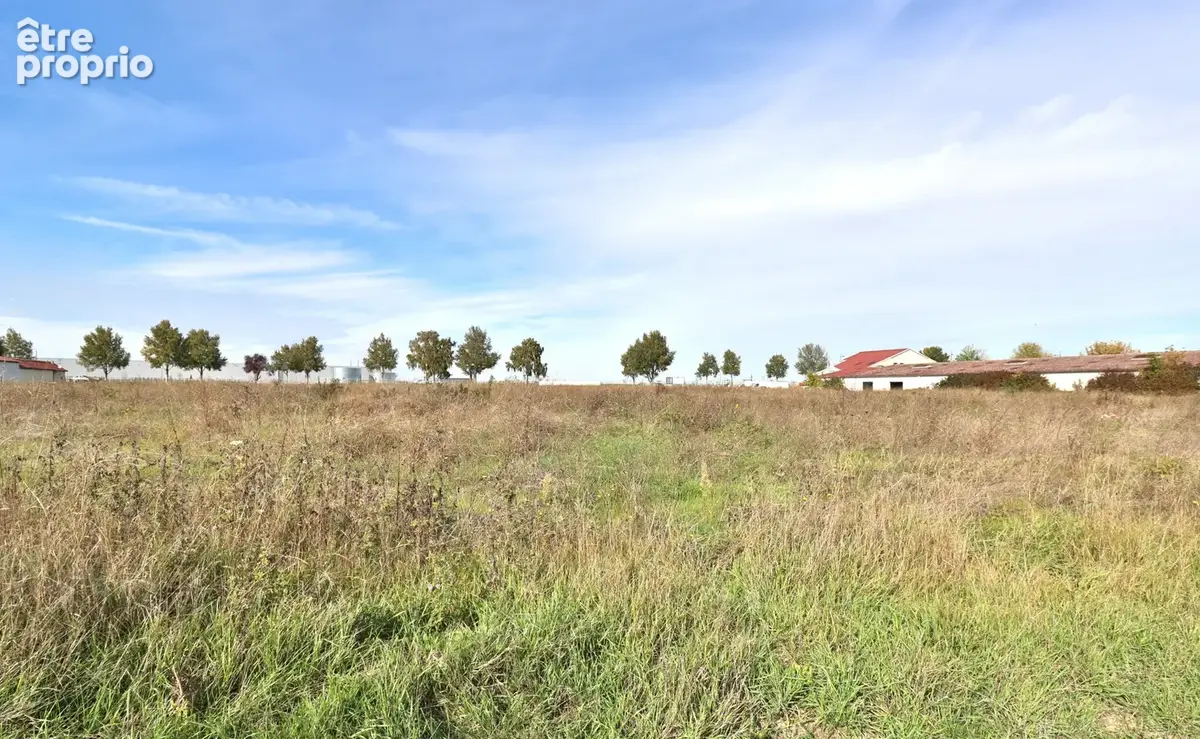 Terrain à LA RIVIERE-DE-CORPS