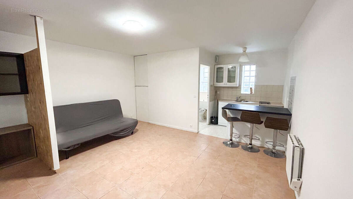 Appartement à LE COUDRAY-MONTCEAUX