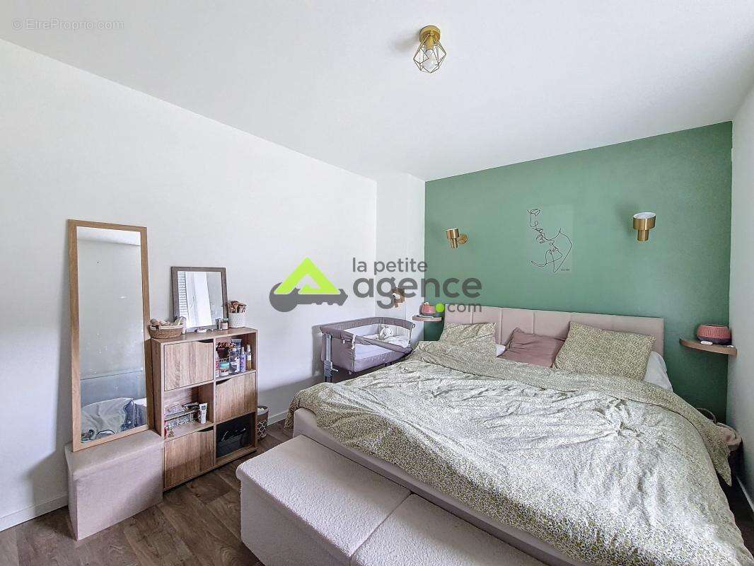 Maison à LA CHAPELLE-TAILLEFERT