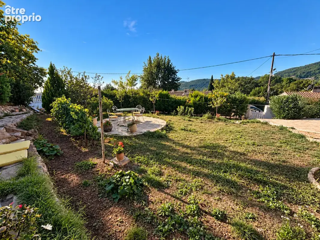 Charmante maison type trois pièces avec terrain de 396m2 à Seillans - photo 2