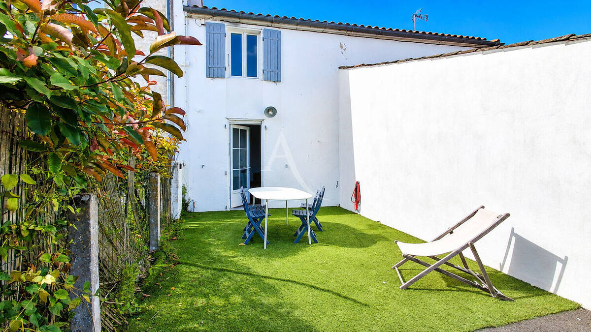 Maison à SAINT-MEDARD-D'AUNIS