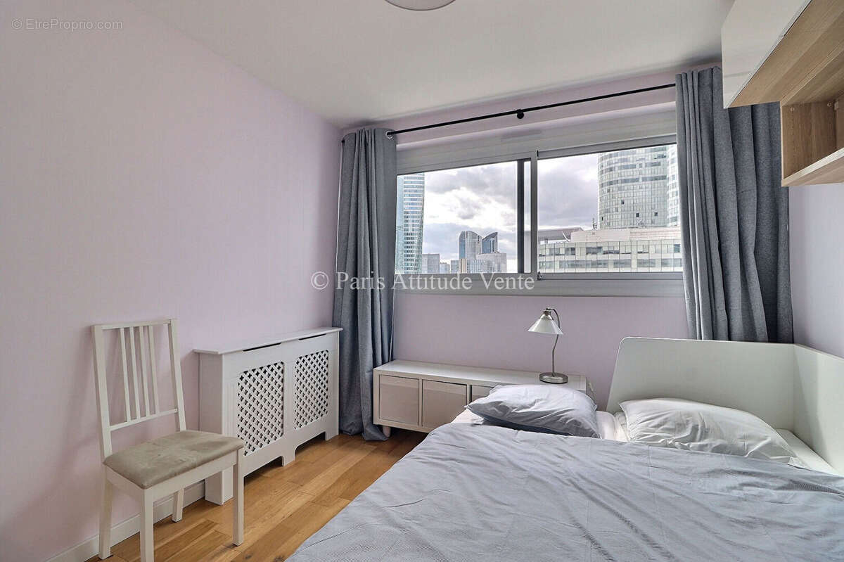 Appartement à COURBEVOIE