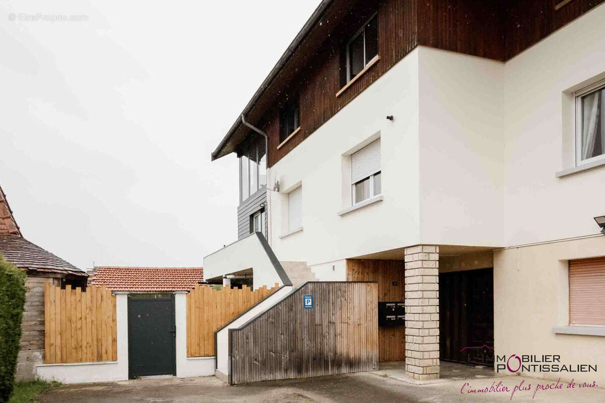 Appartement à SAINTE-COLOMBE