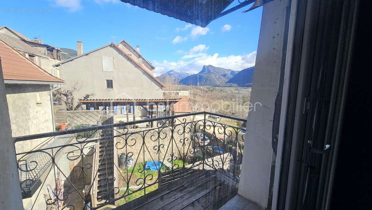 Maison à REMOLLON
