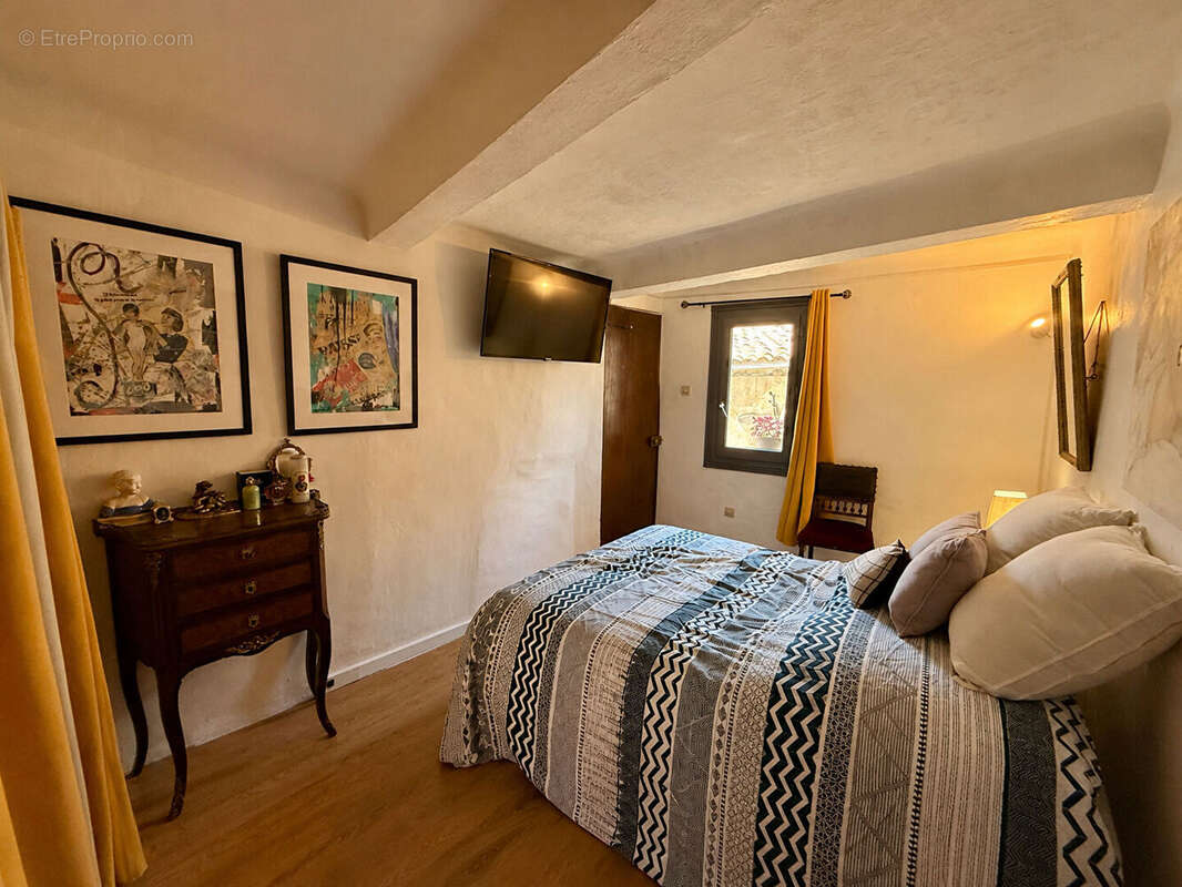 Maison de village R+3 avec dépendance - photo 9