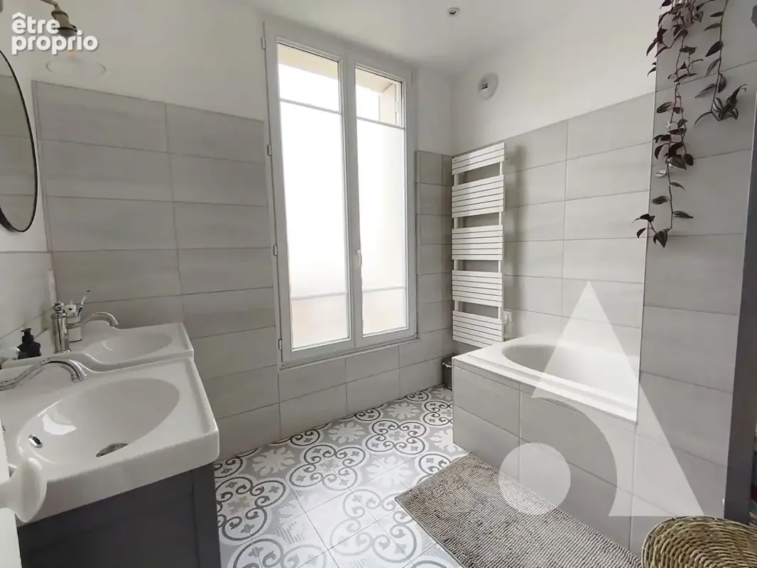 CREPY gare et école à pieds - 4 chambres - jardin 1 700 m² et dépendances - photo 9