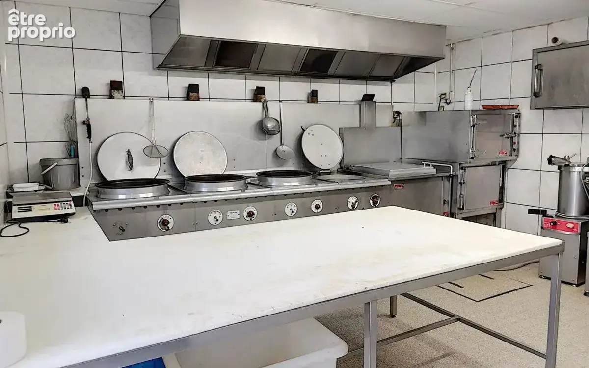 Maison 146 m² + Boutique - Centre de Mazangé - Fort potentiel - photo 13