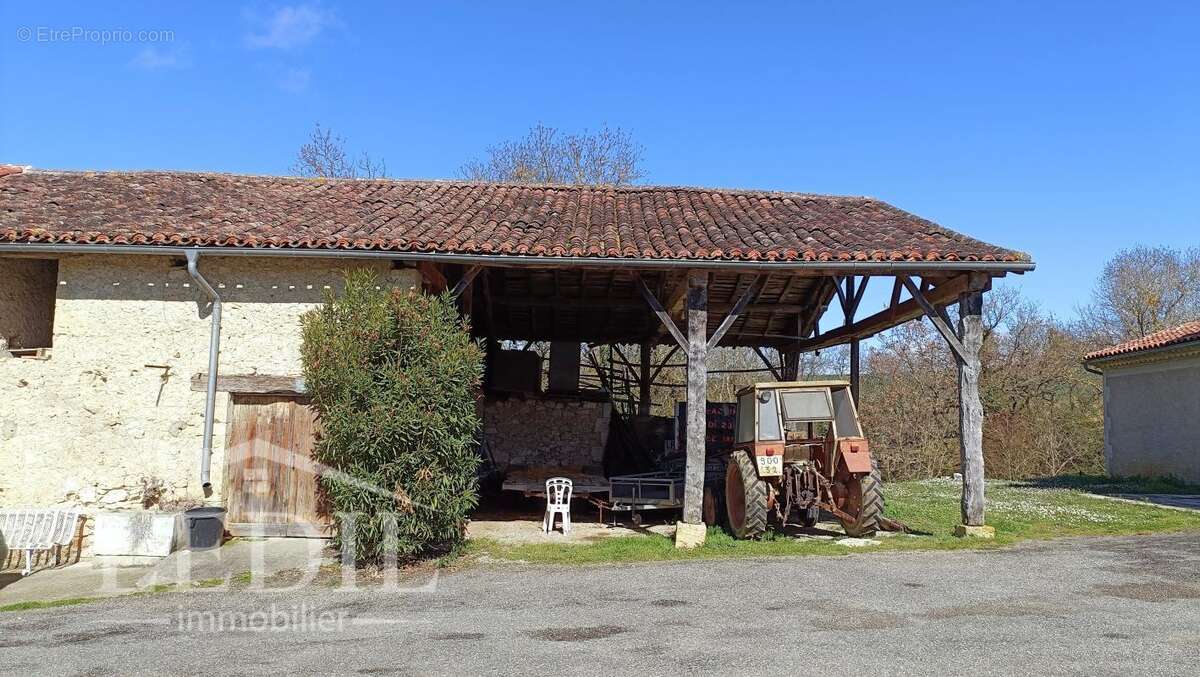 Maison à MAUVEZIN