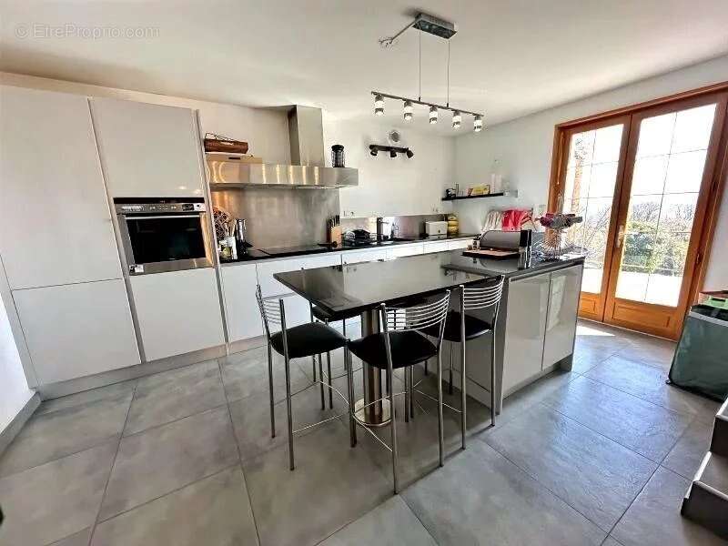 Maison à VOVRAY-EN-BORNES