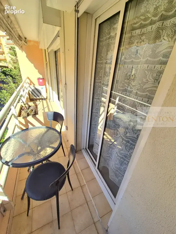 Menton, borrigo, grand 2 pièces, terrasse, cave, à 900 m du bord de mer. - photo 2