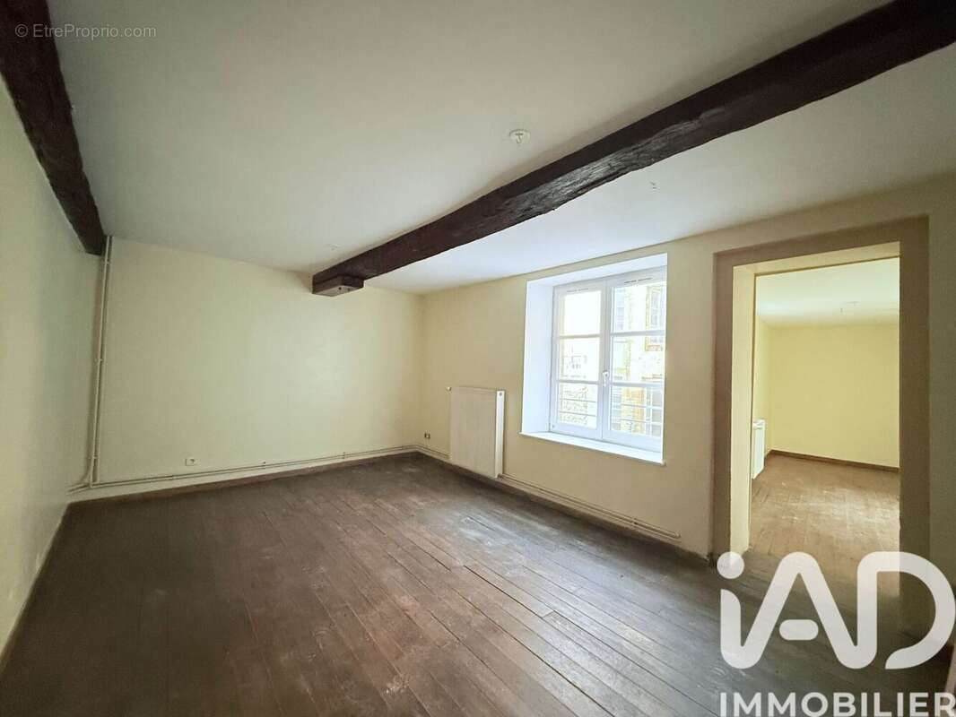 Appartement 500 m² à Sedan  - photo 9