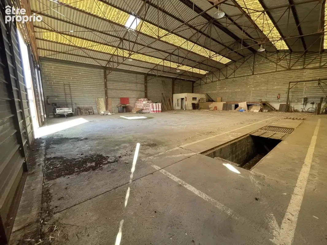 Maison bourgeoise avec terrain et hangar - photo 16